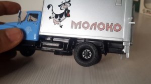 ЗиЛ-130   У-165  Молоковоз "Авто история " 1:43