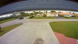 Самолет упал на машину