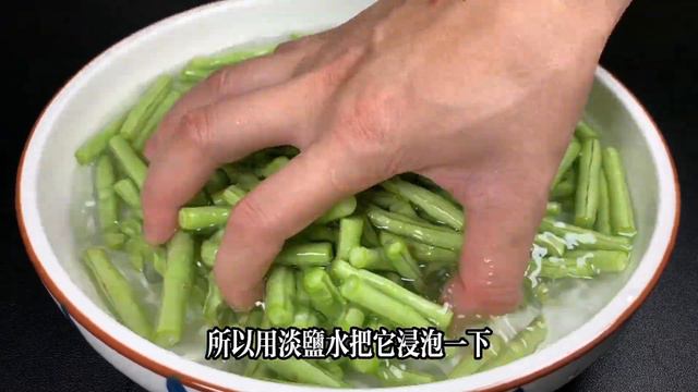 豆角炒肉很多人第一步就做錯了，難怪不好吃，教你一招比飯店還香，【天天相見廚房阿鵬哥】，#豆角炒肉料理，#豆角炒肉食譜，#豆角炒肉的做法，#豆角炒豬肉絲好吃又簡單，#豆角，#豬肉，#豆角炒豬肉做法