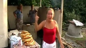Тандыр чурек. Эмоции без границ и памятник при жизни в Азербайджане.