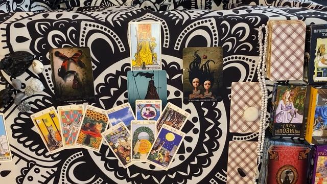Таро Расклад 4 Королевы/4 позиции: Прошлое. Настоящее. Будущее?❤️?