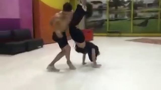 Ana Paula y Chino Ensayos para bachata смотреть онлайн