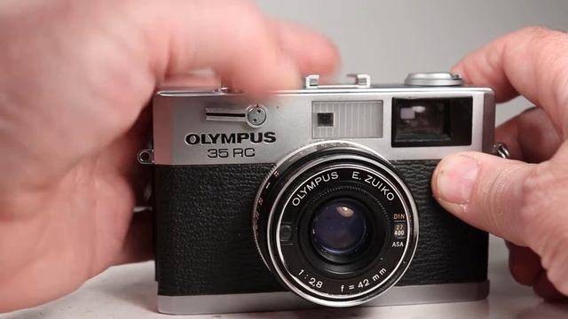 Olympus 35 RC 35mm film camera with rangefinder focus смотреть онлайн