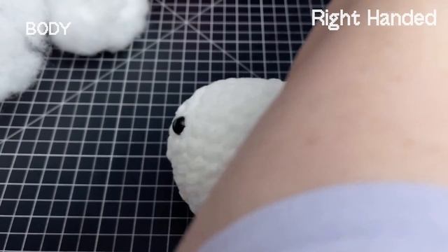 Beginner Tutorial: How to crochet the year of the rabbit (Right Handed )