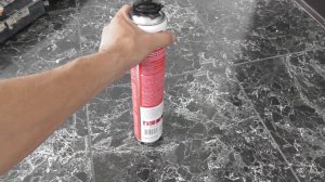 Косяк при установке дверей. В чем причина? Усадка пены или стен?