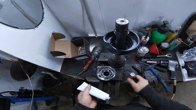 Замена внешнего ШРУС а -Volkswagen Golf.mp4