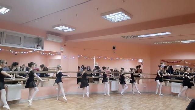 открытый урок школы классического танца Балерина, lectie deschisa dans clasic, balet, bara