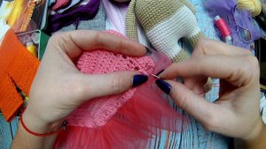 DIY: ПЛАТЬЕ ДЛЯ КУКЛЫ КРЮЧКОМ. тильда. MK. CLOTHES FOR THE TILDA DOLL CROCHET DRESS.