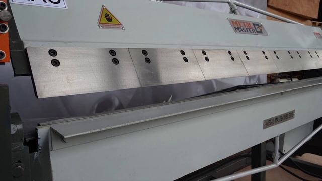 Электромеханический листогибочный станок с поворотной балкой Metal Master MEF