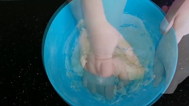 Быстрое ДРОЖЖЕВОЕ ТЕСТО для пиццы и пирожков. Получается всегда! Справится даже ребёнок! смотреть онлайн