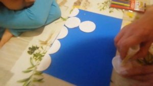 Поделка снеговик из ватных дисков. Подойдет для ясельной группы.