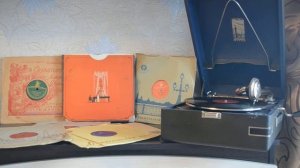 На сопках Маньчжурии. Советский патефон.