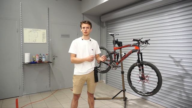 Как ОЧИСТИТЬ трансмиссию велосипеда? БЕНЗИН, ДИЗЕЛЬ, МЫТЬЕ, СУШКА, ПЕМОЛЮКС / МАСТЕРСКАЯ смотреть онлайн