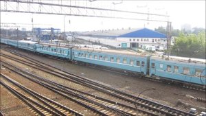 Тепловоз ЧМЭ3 подаёт состав поезда Москва - Алматы, Москва / ChME3 with train Moscow - Almaty