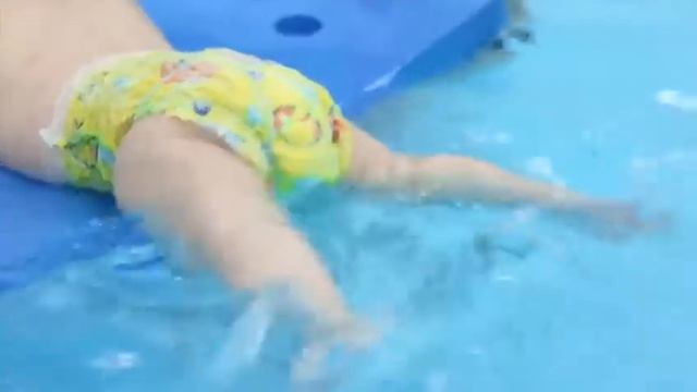 Детский бассейн Киров. Аква сад Ромашка. Грудничковое плавание смотреть онлайн