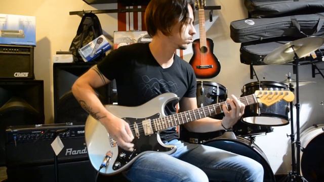 REVIEW FENDER Blacktop hsh - LA SALA INSTRUMENTOS смотреть онлайн