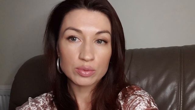 Декабрьский влог/Ёлка/Первый подарок/Неприятные последствия перевода часов/О косметике WIBO смотреть онлайн