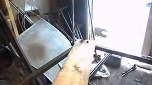 Самодельная угла поворотная пилорама (бензиновая) Часть 1