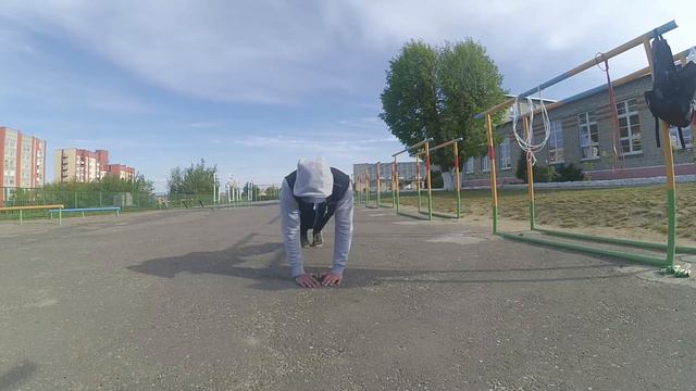 3 круга на не оборудованной спортплощадке смотреть онлайн