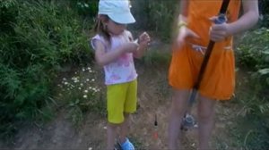 Дети на рыбалке  (Children fishing) Ловись рыбка. игры рыбалка