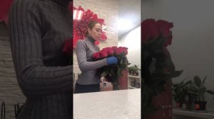 Букет из роз по спирали | Как собрать букет из роз в упаковке | Букет из роз на день рождение