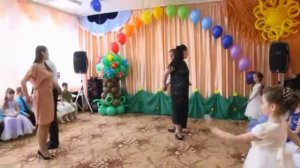 Танец "Пригласи меня, папа, на вальс"