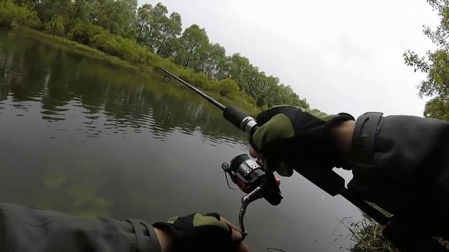 Ловля голавля весной на самодельный воблер смотреть онлайн