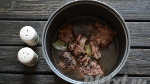 Баранина с овощами в мультиварке