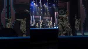 Raim - двигаться. Эффектный выход на сцену - Мисс Казахстан