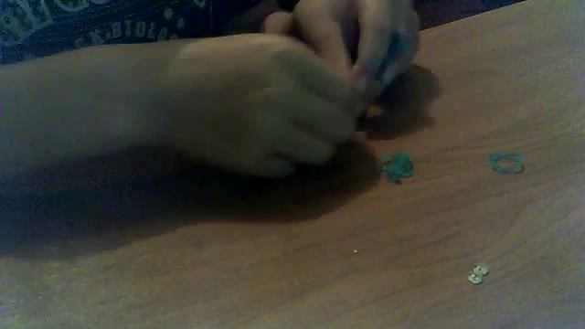 как плести браслет из резиночек рыбий хвост смотреть онлайн