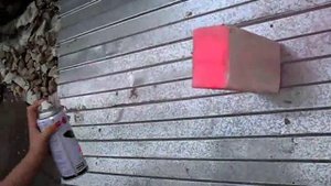 красим кирпич в розовый цвет )))).wmv