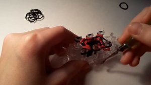 Как сплести из резинок 3д мини кока колу