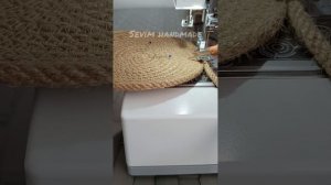 Подвесная корзина из джута на швейной машине