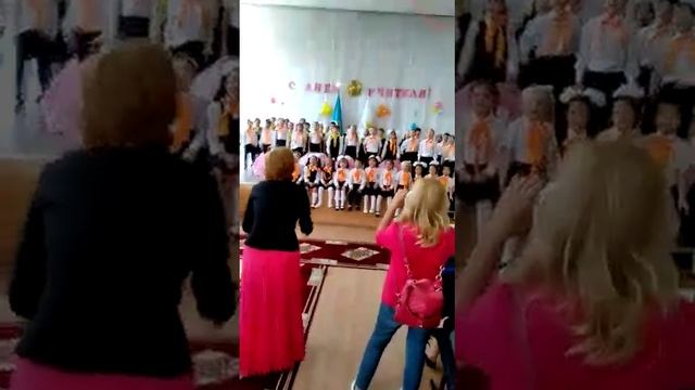 Осень наступила. Первоклашки! смотреть онлайн