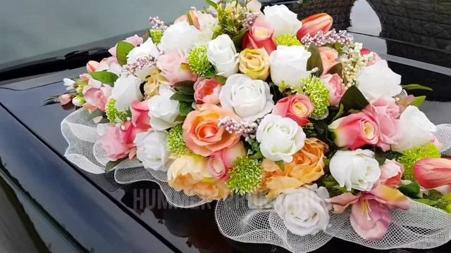 Лимузин Линкольн с розовым свадебным украшением смотреть онлайн