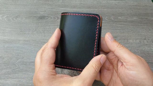 Кошелёк из натуральной кожи с лазерной гравировкой инициалов. Ручная работа. смотреть онлайн