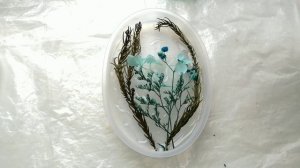 Палитра и мыльница из эпоксидной смолы и сухоцветов