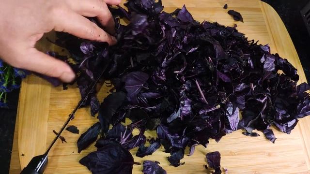 Это просто БОМБА! Нереально вкусный Базиликовый СОУС к мясу или просто намазать на хлеб. На зиму!