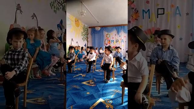 ТАНЕЦ ДЖЕНТЛЬМЕНОВ В ДЕТСКОМ САДУ ПОД МУЗЫКУ ЛЕТКА-ЕНКА DANCE OF THE GENTLEMEN IN KINDERGARTEN смотреть онлайн