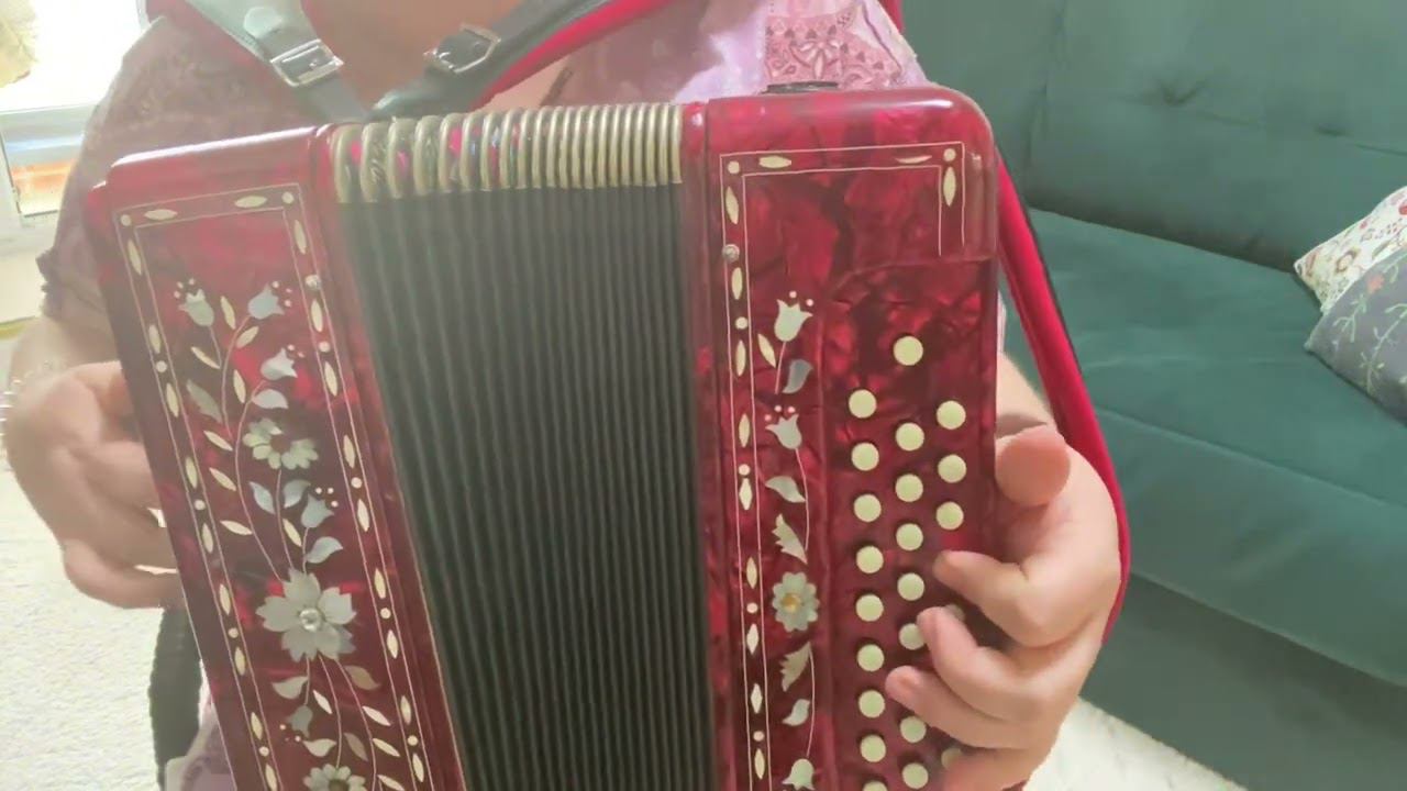 «Когда весна придет не знаю» | Звучание нот на гармони смотреть онлайн