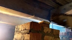 Санузел в деревянном доме 1-я часть. раздвигаю лаги для монолитной плиты (пола)