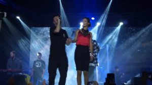 ЯрмаК - Поёт с девушкой(Женой) ( Когда она проснется )