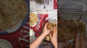 Свиная рулька в рукаве с квашеной капустой