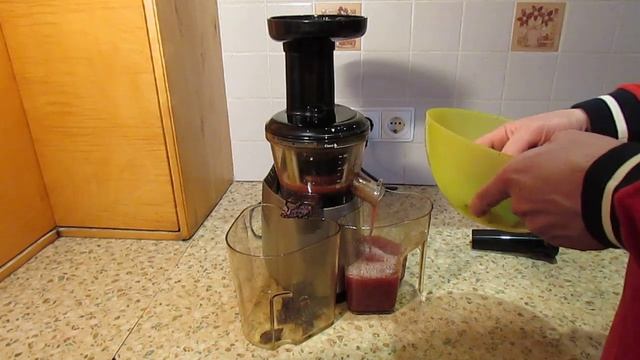 Сок виноградный. Шнековая соковыжималка. смотреть онлайн