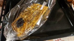 Подчеревок в рукаве в луковой шелухе  с черносливом!