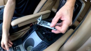 ЗАМЕНА МЕХАНИЗМА ЗАМКА ЦЕНТРАЛЬНОЙ КОНСОЛИ RANGE ROVER VOGUE L322.