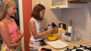 ГОТОВИМ ПЕЧЕНЬЕ ДЛЯ ЛОШАДЕЙ🍪🐴 Видео с Машей и Евой!!!