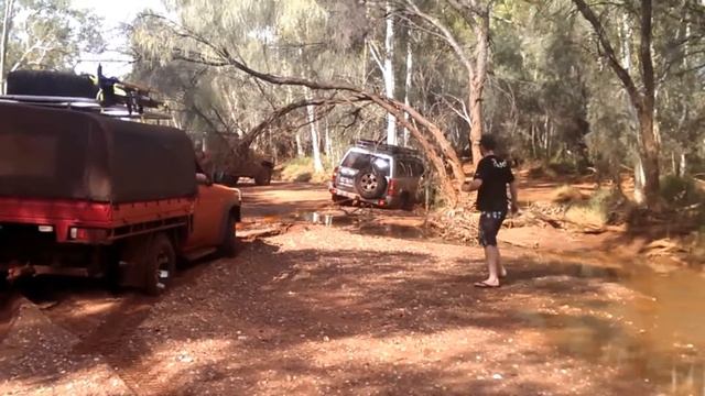 Bogged Nissan Patrol Y61 GU ZD30 Fortescue river Newman смотреть онлайн