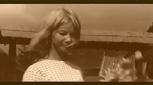 Поет Юрий Каморный. 1974 г.