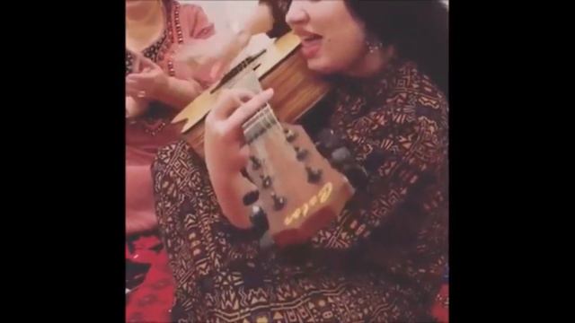 turkmen  gyz gitara talant